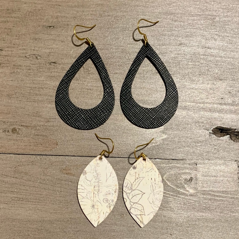 Leather earring set